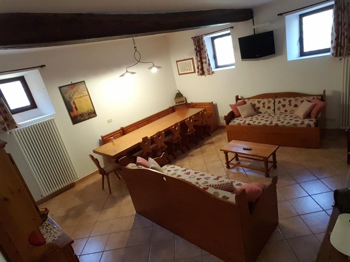 La Taverna Di Tony Bed & Breakfast Montalto Dora Exterior photo