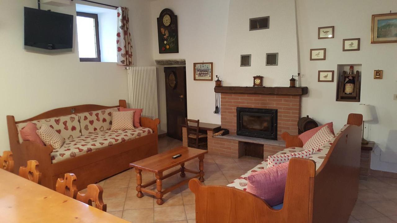 La Taverna Di Tony Bed & Breakfast Montalto Dora Exterior photo
