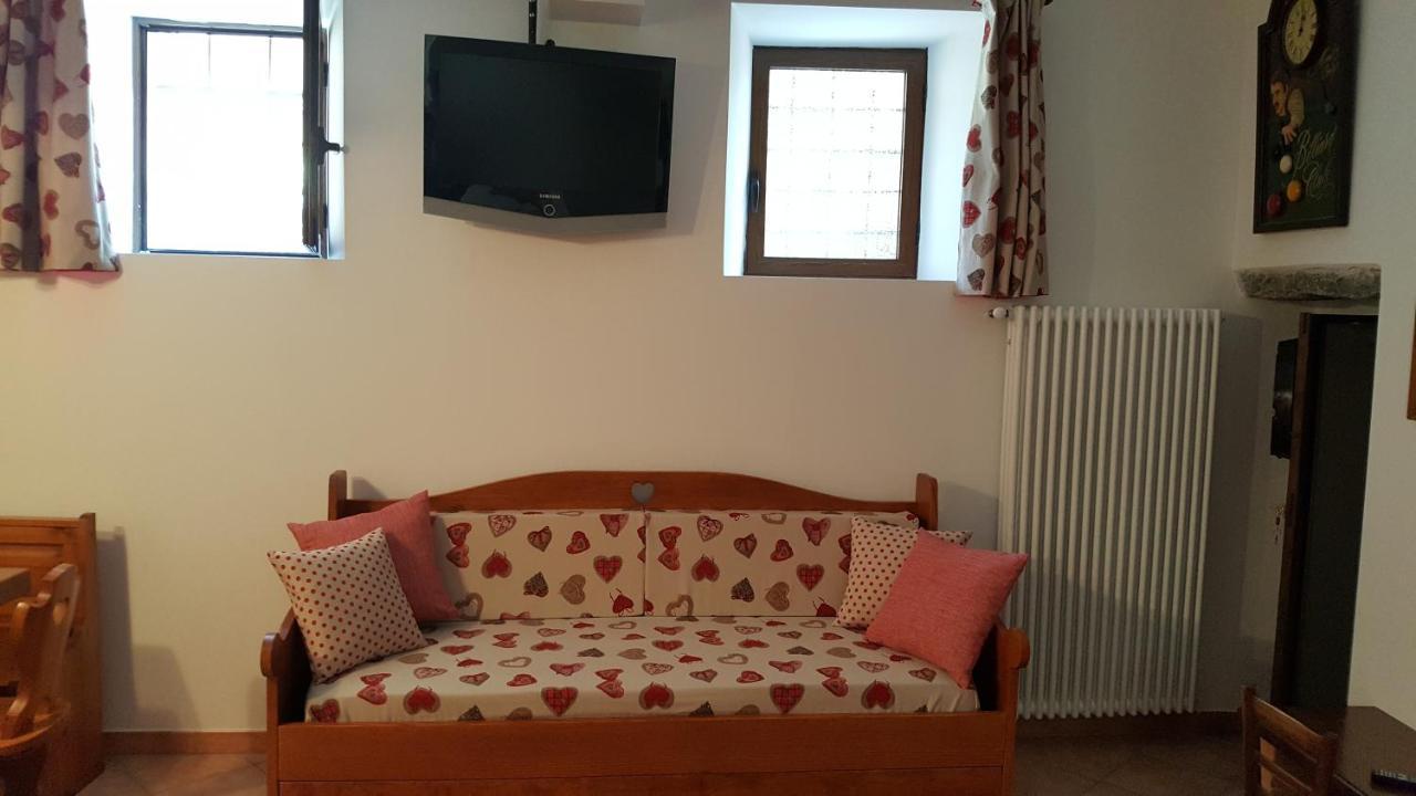 La Taverna Di Tony Bed & Breakfast Montalto Dora Exterior photo